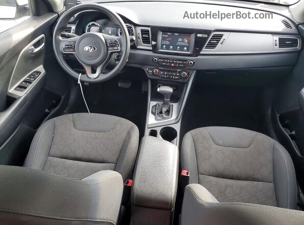KNDCB3LC9J5203911 2018 KIA NIRO Белый Вид панели приборов