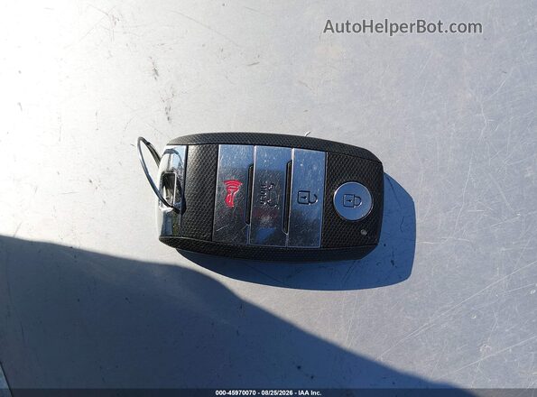 KNDCB3LCXH5058615 2017 KIA NIRO White Vista de los asientos traseros
