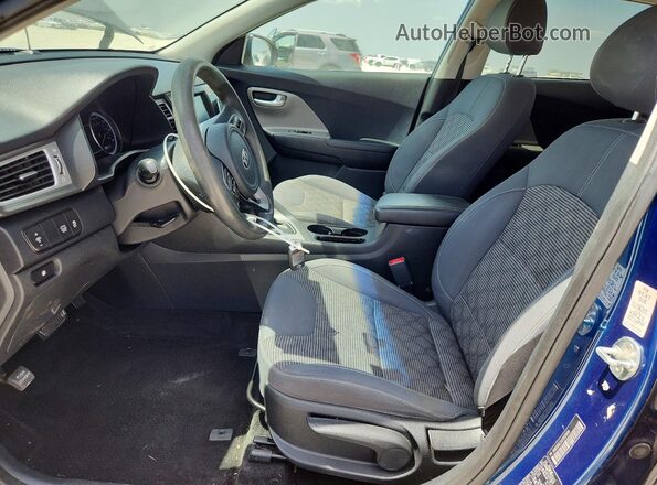 KNDCB3LCXJ5128491 2018 KIA NIRO Синий Вид салона спереди