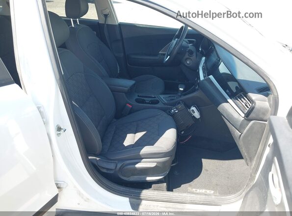 KNDCB3LCXL5371611 2020 KIA NIRO White Вид салону спереду