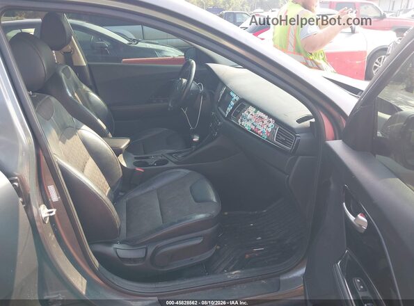 KNDCC3LC0H5077851 2017 KIA NIRO Серый Вид салона спереди