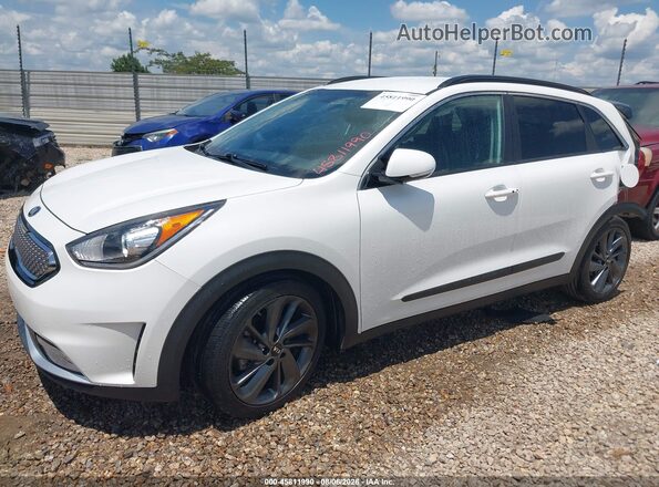 KNDCC3LC3H5080792 2017 KIA NIRO Белый Передняя левая четверть