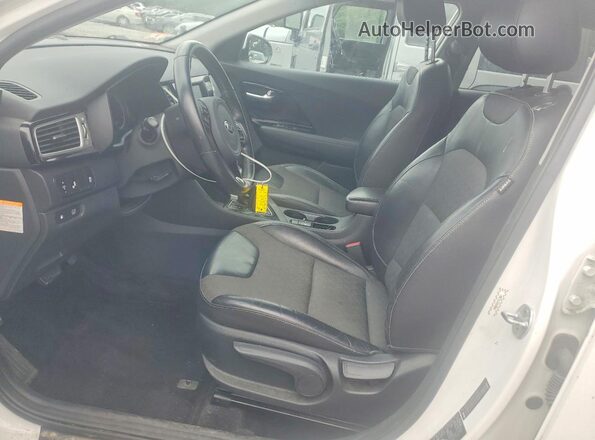 KNDCC3LC6H5048807 2017 KIA NIRO White წინა სალონის ხედი