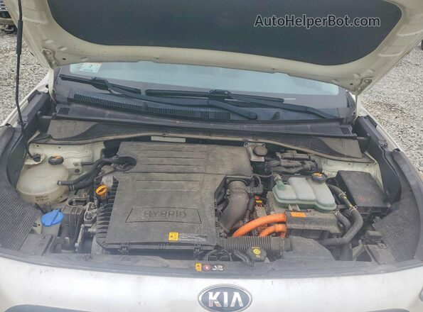 KNDCC3LC6H5048807 2017 KIA NIRO White ძრავის განყოფილების ხედი