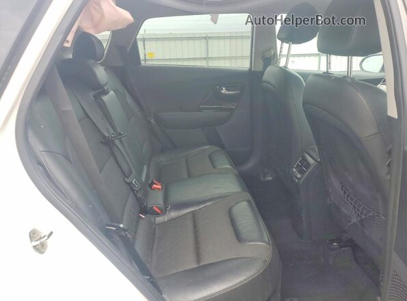KNDCC3LC6J5111085 2018 KIA NIRO White Rear interior view