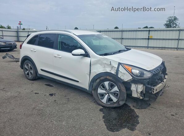 KNDCC3LC6J5111085 2018 KIA NIRO White Front right