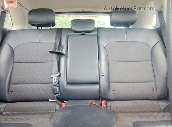 KNDCC3LC6J5111085 2018 KIA NIRO White Rear seats view