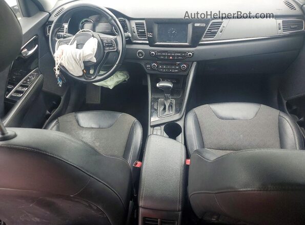 KNDCC3LC6J5111085 2018 KIA NIRO White Dashboard view