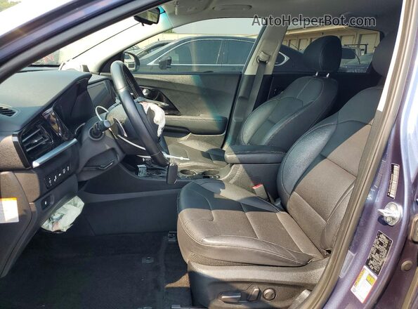 KNDCC3LC7N5546509 2022 KIA NIRO Blue Vista interior delantera