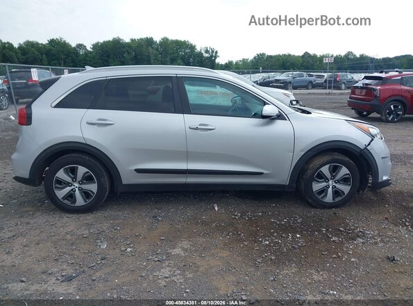 KNDCC3LC8H5064443 2017 KIA NIRO Серебряный Вид задней части салона