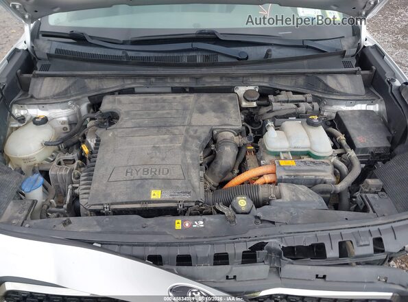 KNDCC3LC8H5064443 2017 KIA NIRO Серебряный Вид сзади