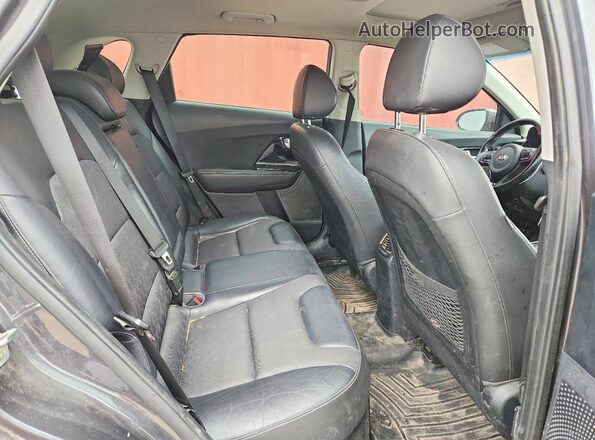 KNDCC3LCXJ5156949 2018 KIA NIRO Charcoal Вид задніх сидінь