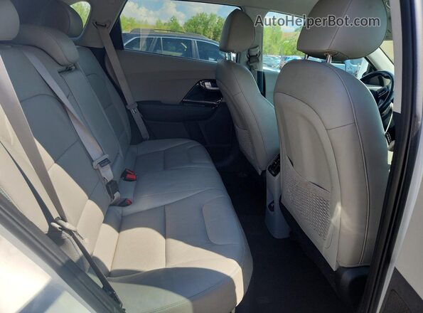 KNDCC3LDXK5222149 2019 KIA NIRO White Սալոնի հետևի տեսք