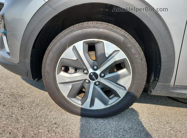 KNDCC3LG1N5159974 2022 KIA NIRO Silver Սալոնի 360 աստիճան տեսք