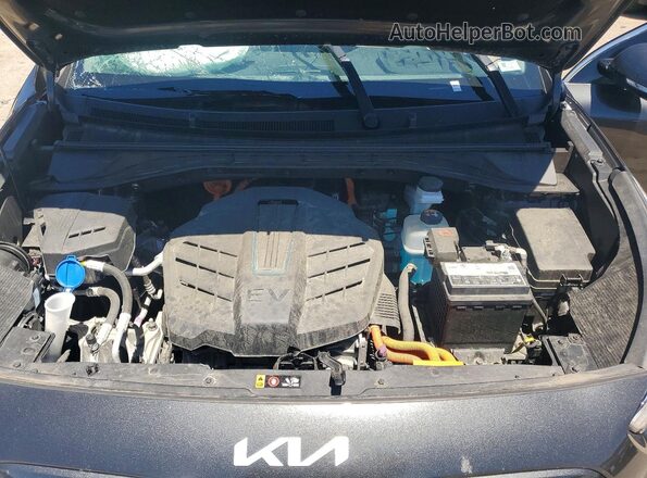 KNDCC3LG2N5160101 2022 KIA NIRO Charcoal Vista interior trasera