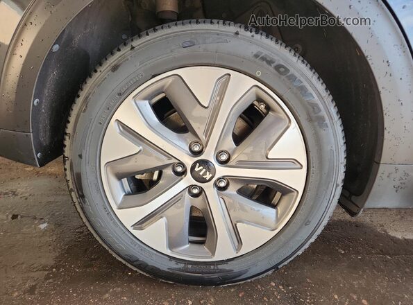 KNDCC3LG6L5070592 2020 KIA NIRO Gray 
