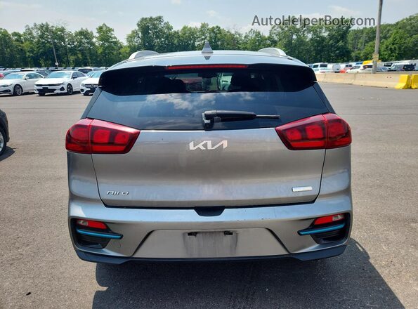 KNDCC3LG7N5161115 2022 KIA NIRO Silver Widok z tyłu