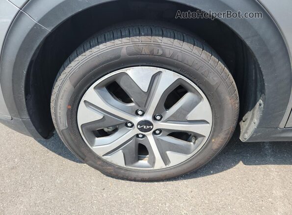 KNDCC3LG7N5161115 2022 KIA NIRO Silver Widok wnętrza 360 stopni
