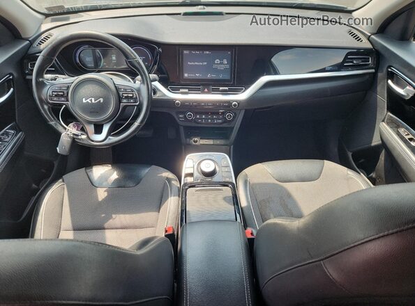 KNDCC3LG7N5161115 2022 KIA NIRO Silver 