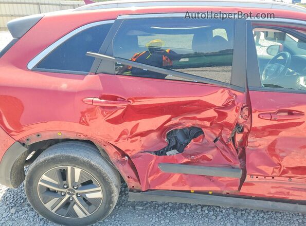 KNDCD3LD6N5547057 2022 KIA NIRO Красный Вид задней части салона