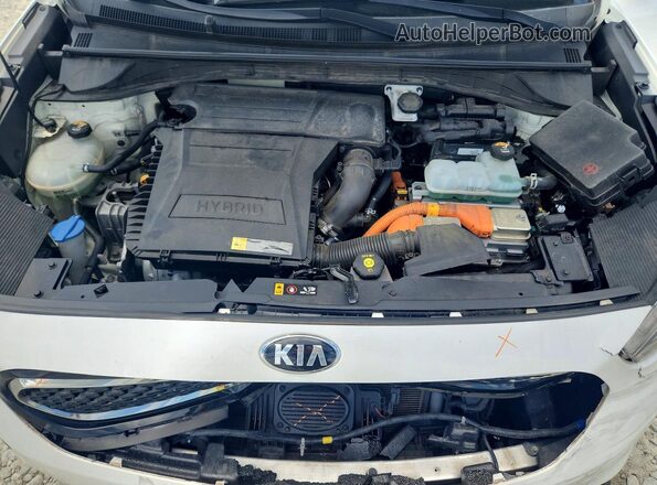 KNDCE3LC1J5186111 2018 KIA NIRO White Engine compartment view