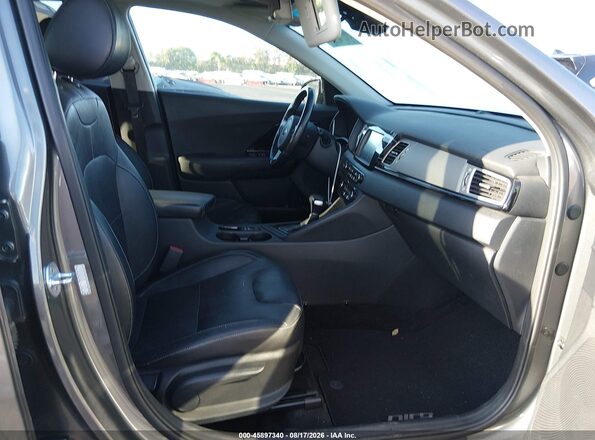 KNDCE3LC5H5051546 2017 KIA NIRO Black წინა სალონის ხედი