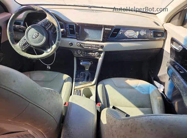 KNDCE3LC8H5069992 2017 KIA NIRO White Вид панелі приладів