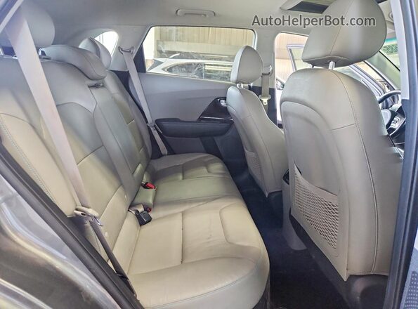 KNDCE3LC9H5062372 2017 KIA NIRO Gray Widok tylnych siedzeń