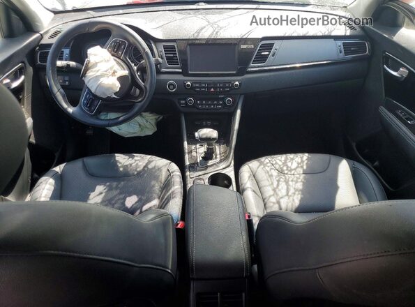 KNDCE3LCXK5235534 2019 KIA NIRO Серебряный Вид панели приборов