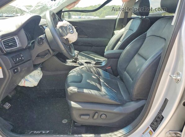 KNDCE3LCXK5235534 2019 KIA NIRO Серебряный Вид салона спереди