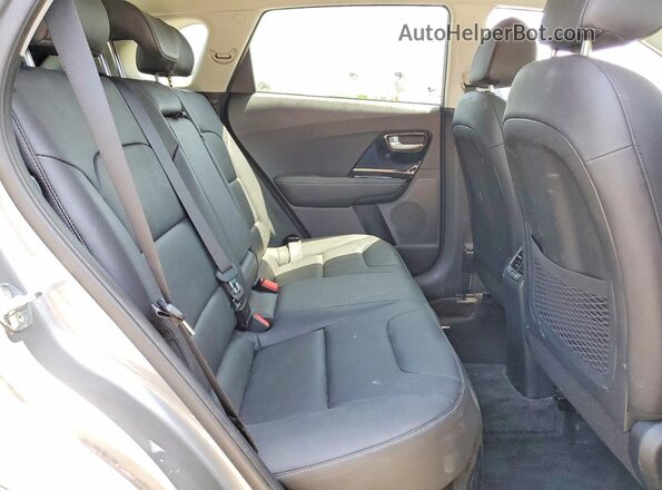 KNDCE3LCXN5546367 2022 KIA NIRO Gray Вид задньої частини салону