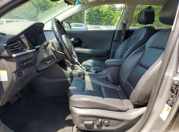 KNDCE3LCXN5546367 2022 KIA NIRO Gray Вид салону спереду
