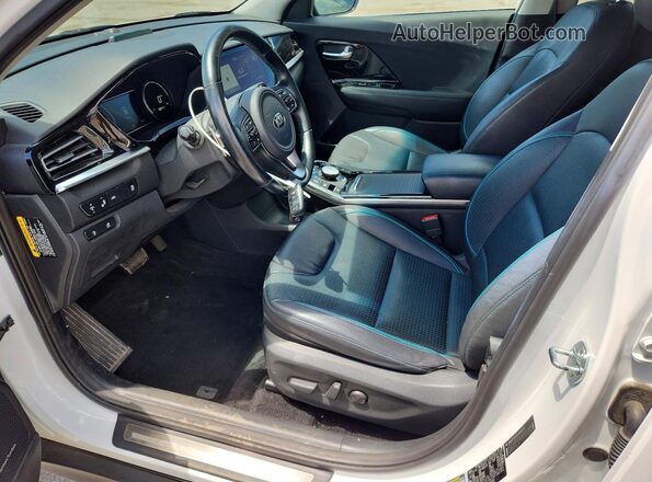 KNDCE3LG0L5080532 2020 KIA NIRO White Widok wnętrza z przodu