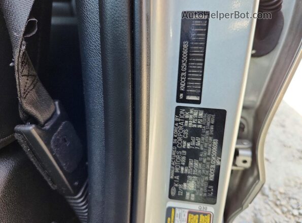 KNDCE3LG5K5006083 2019 KIA NIRO Silver VIN კოდის სტიკერის ხედი
