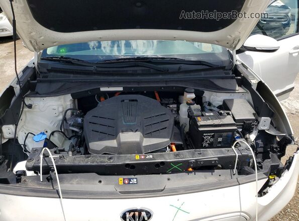 KNDCE3LG5L5040686 2020 KIA NIRO White Vista del compartimento del motor
