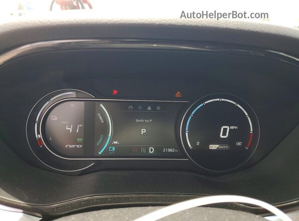KNDCE3LG5L5040686 2020 KIA NIRO White Vista del cuadro de instrumentos