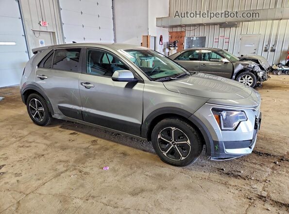 KNDCP3LE1P5063591 2023 KIA NIRO Silver Առջևի աջ