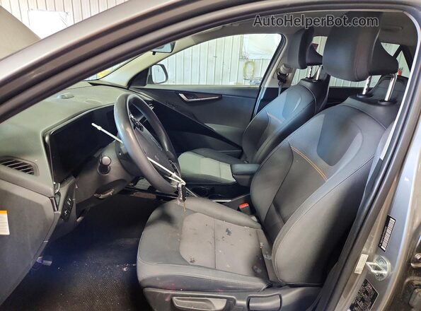 KNDCP3LE1P5063591 2023 KIA NIRO Silver Սալոնի դիմացի տեսք