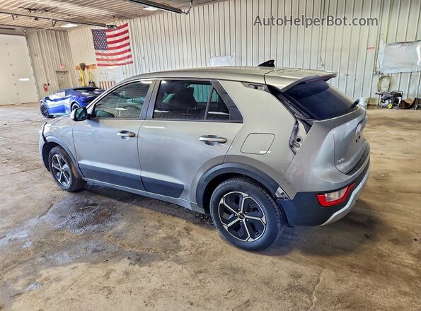 KNDCP3LE1P5063591 2023 KIA NIRO Silver Հետևի ձախ