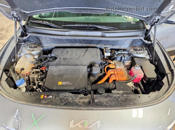 KNDCP3LE1P5063591 2023 KIA NIRO Silver Շարժիչի բաժամունքի տեսք