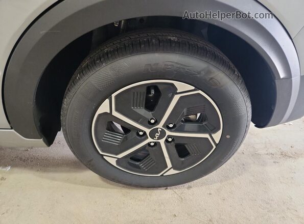 KNDCP3LE1T5324664 2026 KIA NIRO Gray 