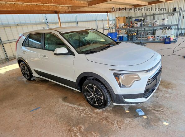 KNDCP3LE1T5360306 2026 KIA NIRO White Передня права чверть