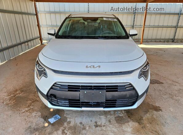 KNDCP3LE1T5360306 2026 KIA NIRO White Вид спереду