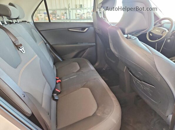 KNDCP3LE1T5360306 2026 KIA NIRO White Вид задньої частини салону