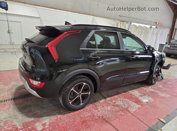 KNDCP3LE2S5306396 2025 KIA NIRO Black 