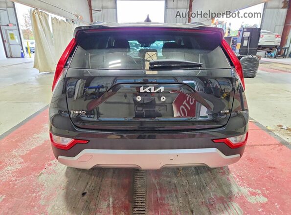 KNDCP3LE2S5306396 2025 KIA NIRO Black Вид ззаду