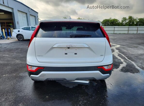 KNDCP3LE2T5360895 2026 KIA NIRO White უკანა ხედი