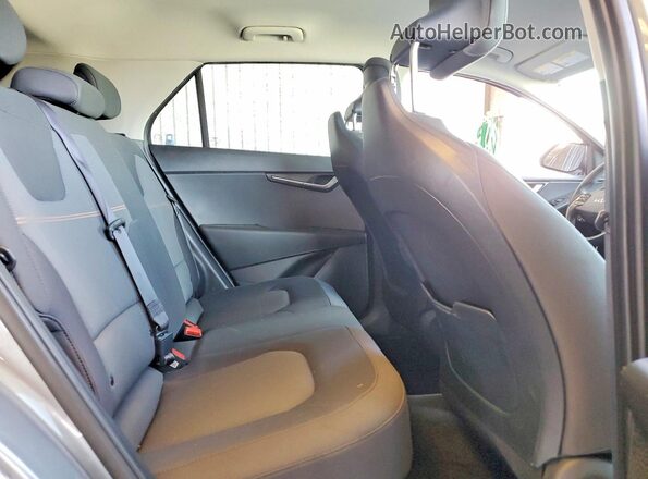 KNDCP3LE4T5323461 2026 KIA NIRO Gray Widok tylnych siedzeń