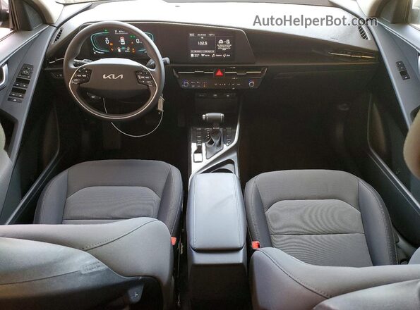 KNDCP3LE4T5323461 2026 KIA NIRO Gray Widok deski rozdzielczej