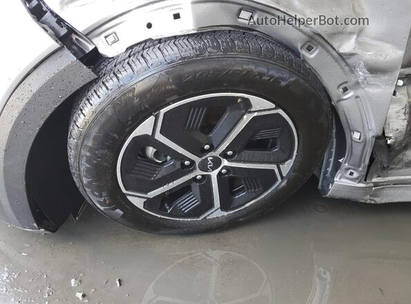 KNDCP3LE4T5323461 2026 KIA NIRO Gray Widok wnętrza 360 stopni